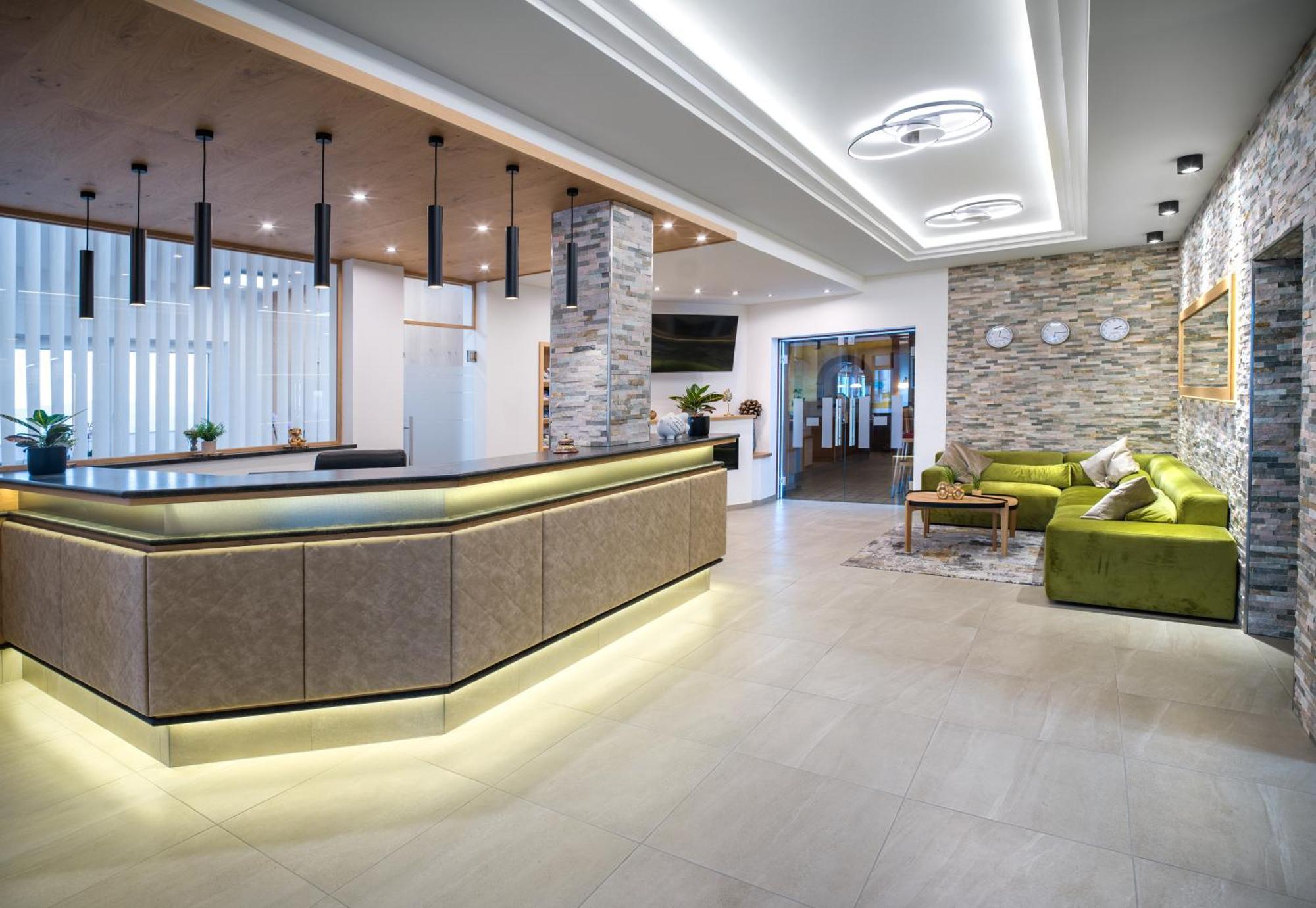 Ferienhotel Hofer superior Strass im Attergau Exterior foto